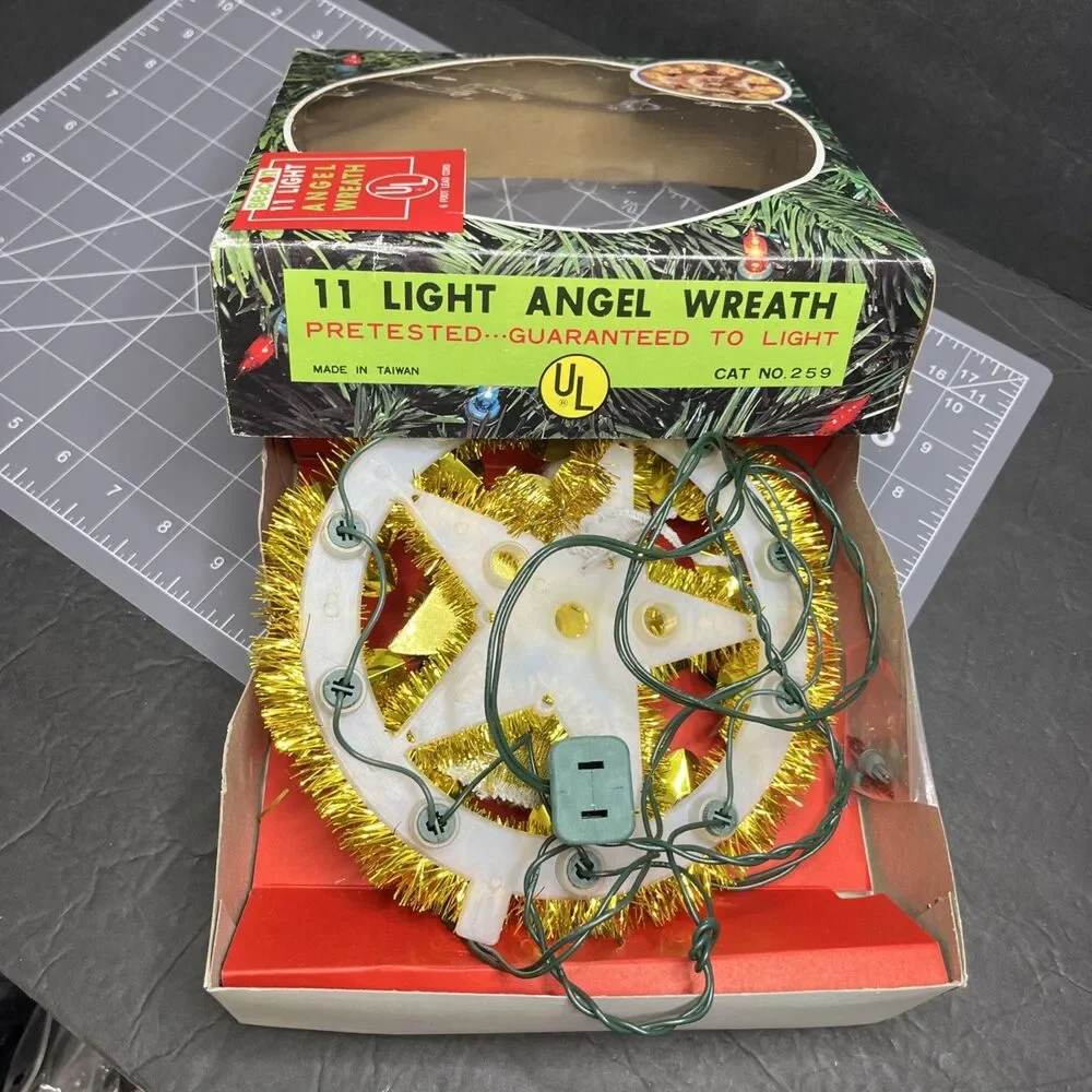 Vintage Beacon 11 Light Angel Wreath Christmas Tree Topper